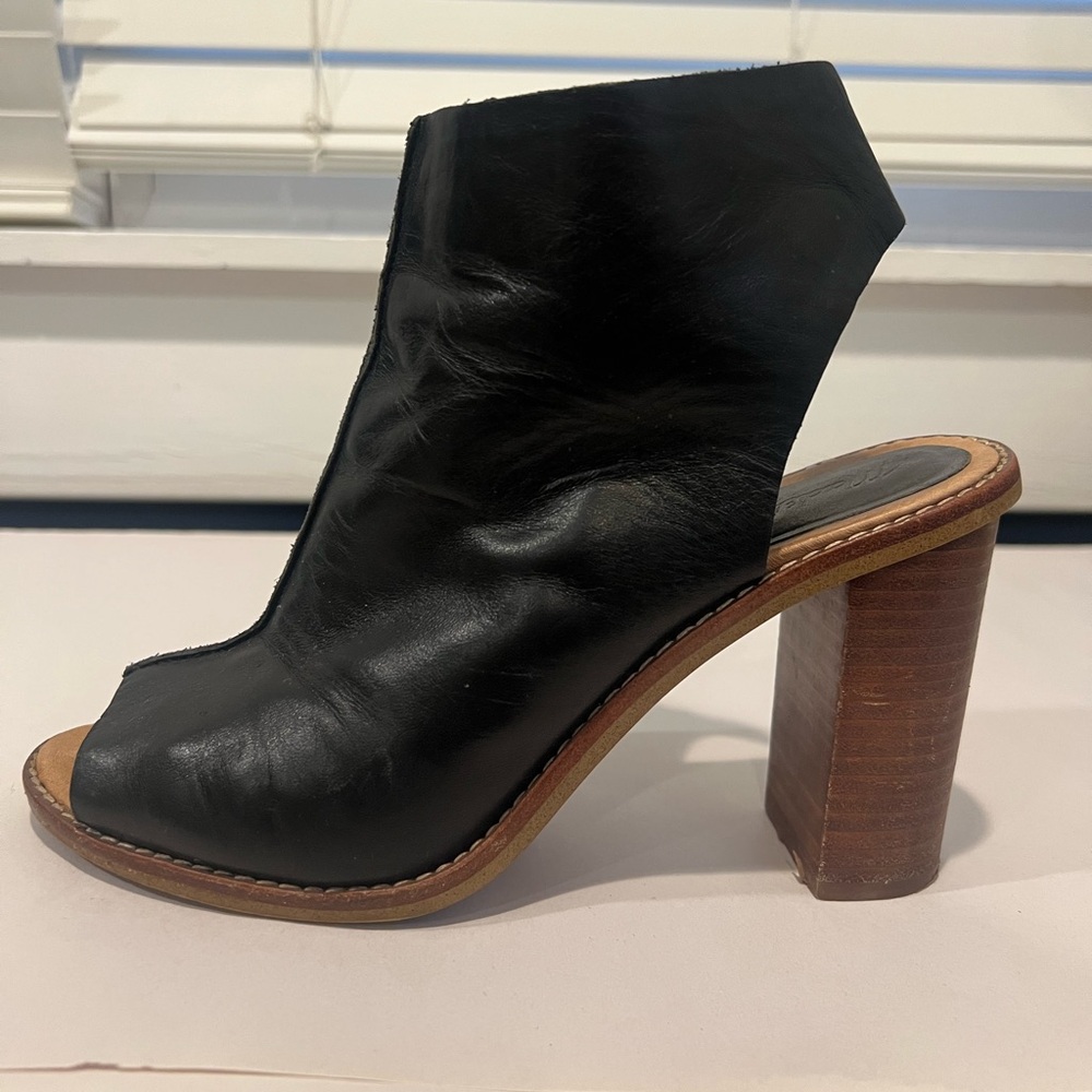 Madewell Black Leather Stacked Heeled Bootie  Peep Toe Slingback  size 8.5